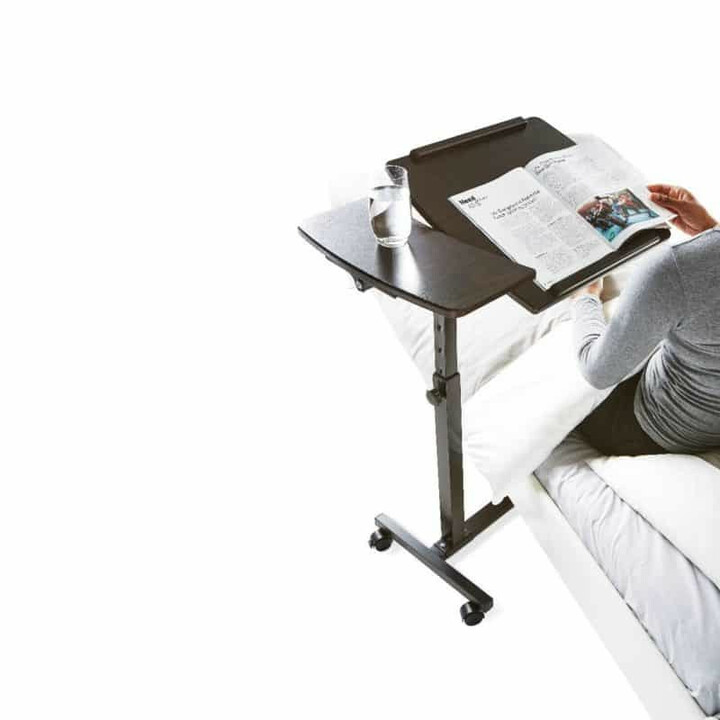 Justerbart sidobord för sängen