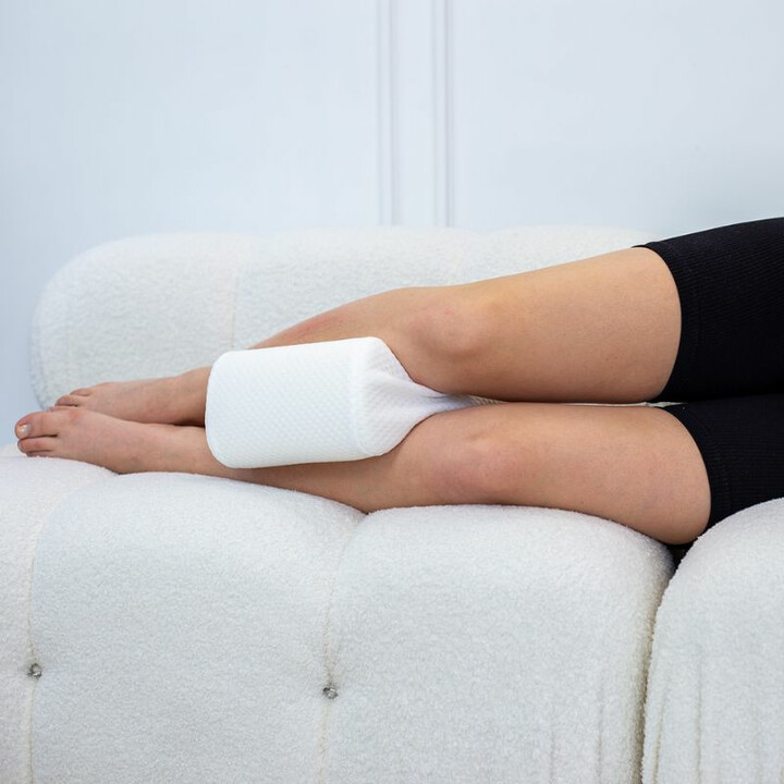 Ergonominen polvityyny nukkumiseen ja selän tukemiseen