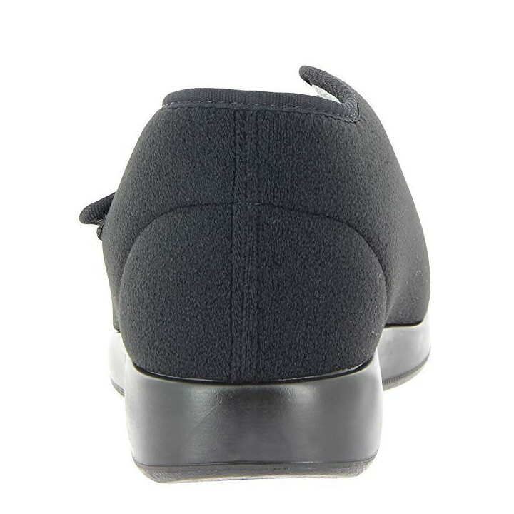 Leveälestinen kenkä seniorille